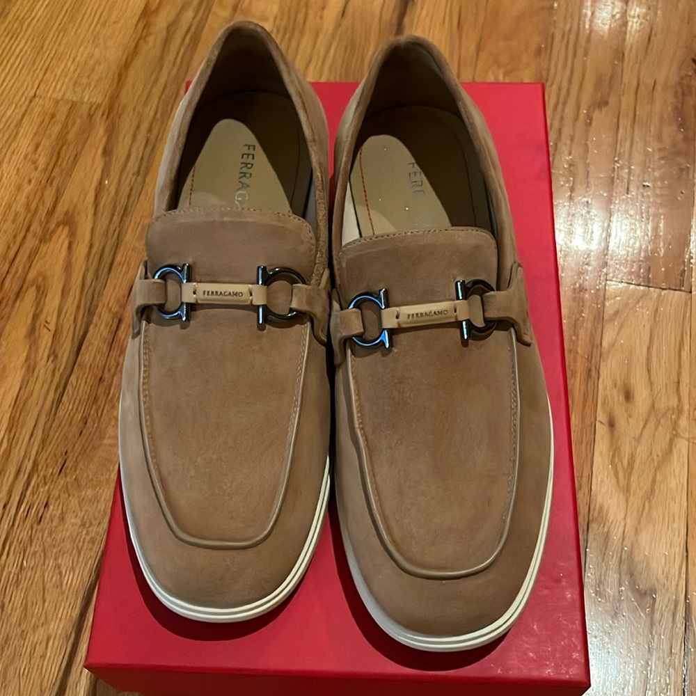 Salvatore Ferragamo Cosimo Tan Loafers with Modern Horsebit Detail Sz8.5